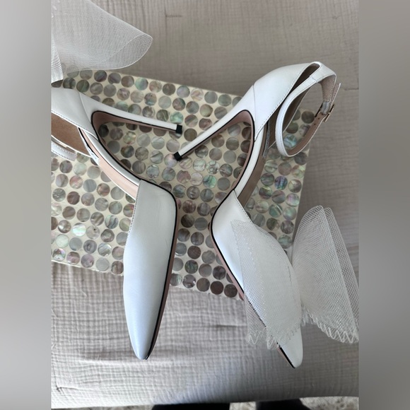 Jimmy Choo Bow Heel - Picture 4 of 16